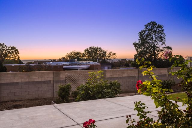 5517 Sonata Drive NE, Albuquerque, NM 87111