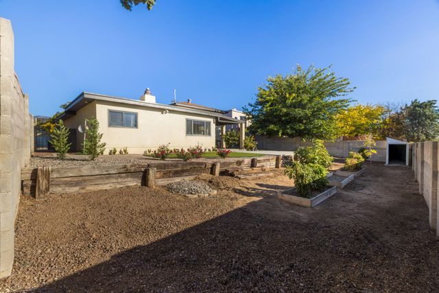 5517 Sonata Drive NE, Albuquerque, NM 87111