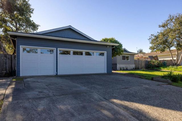 15410 Oak Hills Drive, Salinas, CA 93907