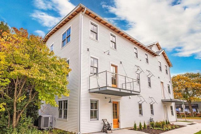 N52W6296 Mill STREET, Cedarburg, WI 53012