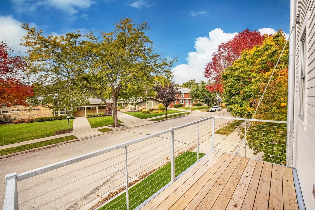 N52W6296 Mill STREET, Cedarburg, WI 53012