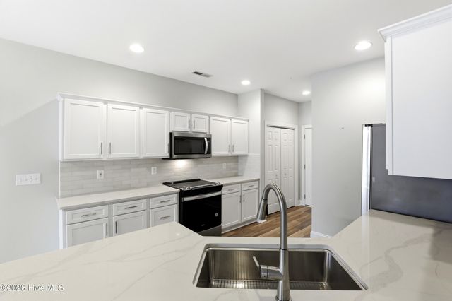 1045 Ryans Court, Wilmington, NC 28412