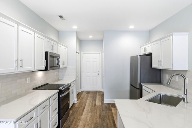 1045 Ryans Court, Wilmington, NC 28412