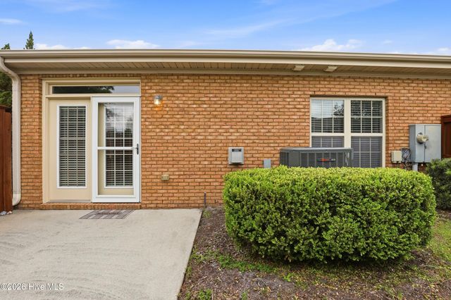 1045 Ryans Court, Wilmington, NC 28412