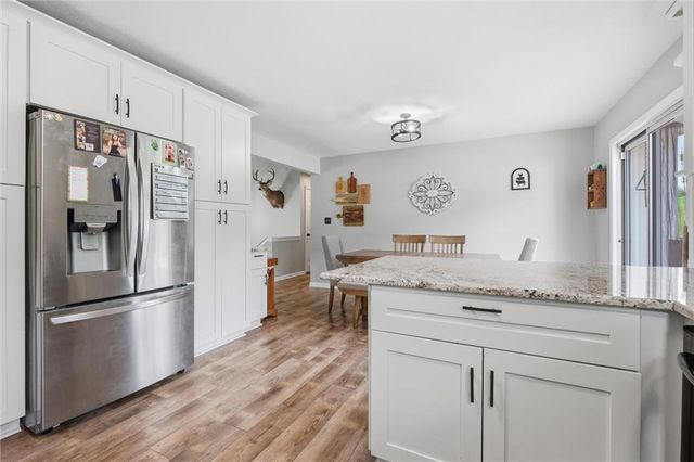 964 N 5 Highway, Lansing, KS 66043