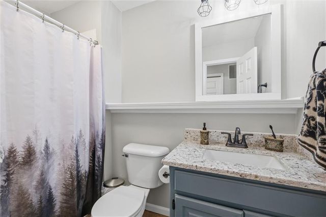 964 N 5 Highway, Lansing, KS 66043