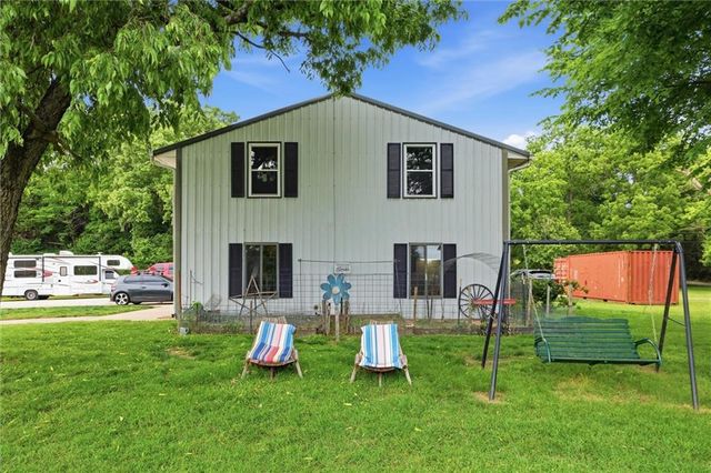 964 N 5 Highway, Lansing, KS 66043