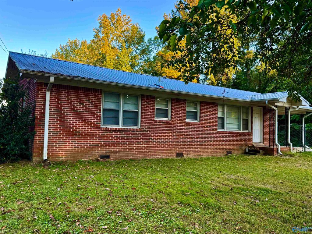 506 6th Street NE, Arab, AL 35016