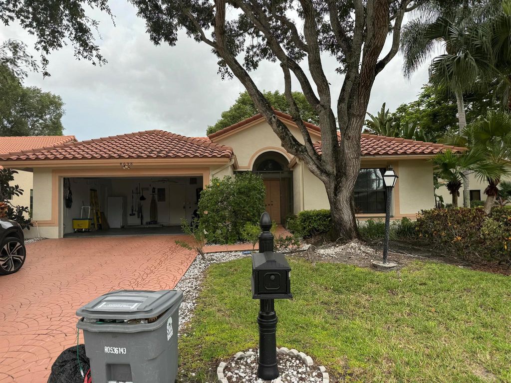 4698 Sextant Circle, Boynton Beach, FL 33436