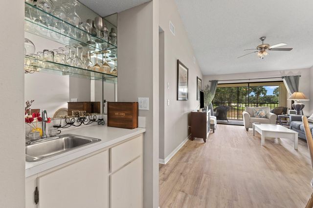 1502 PINECREST Circle C, Jupiter, FL 33458