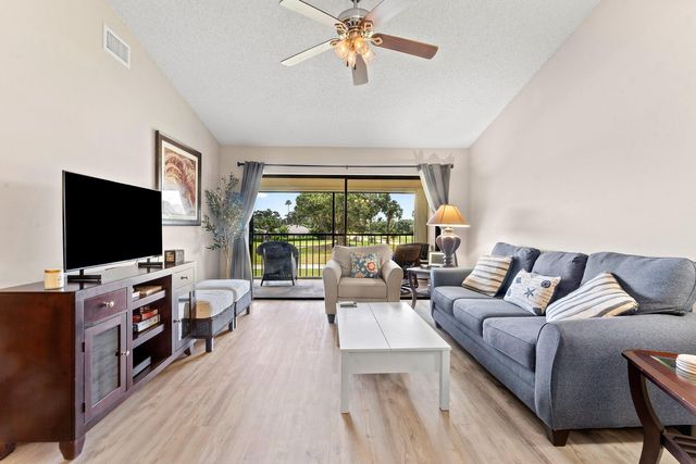 1502 PINECREST Circle C, Jupiter, FL 33458