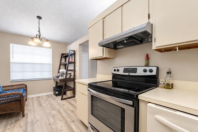 1502 PINECREST Circle C, Jupiter, FL 33458