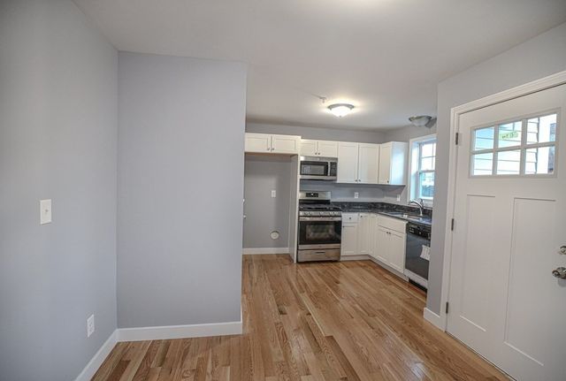 17 Marshall 3, Lowell, MA 01851