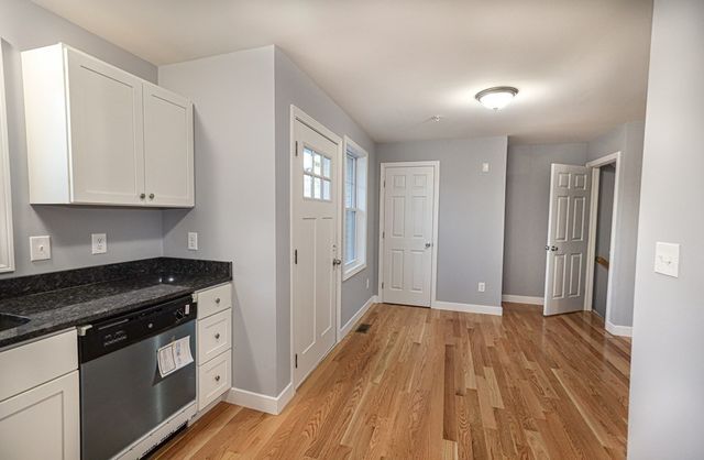 17 Marshall 3, Lowell, MA 01851