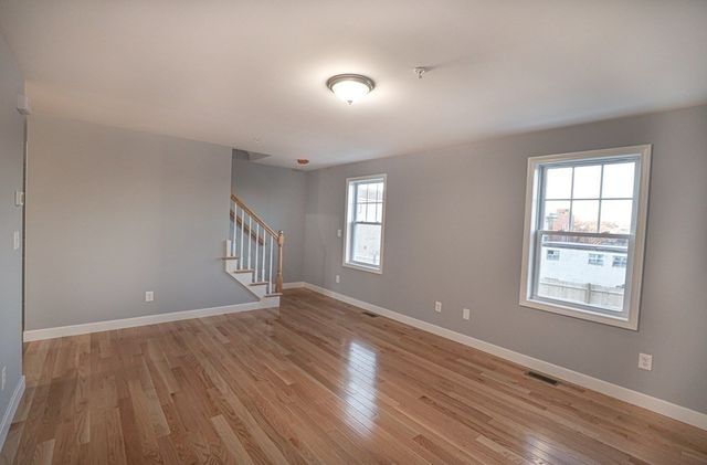 17 Marshall 3, Lowell, MA 01851