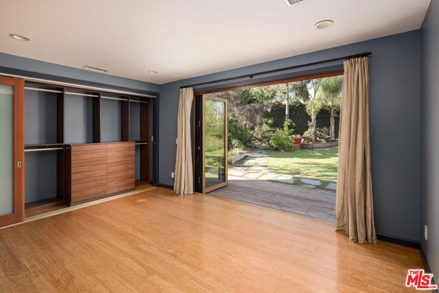 1743 Robson Avenue, Santa Monica, CA 90405