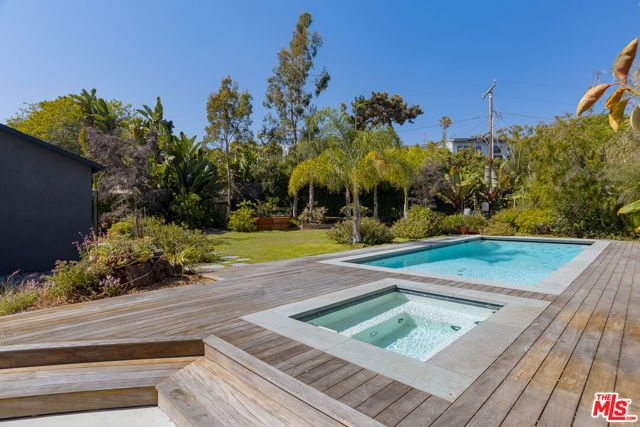 1743 Robson Avenue, Santa Monica, CA 90405