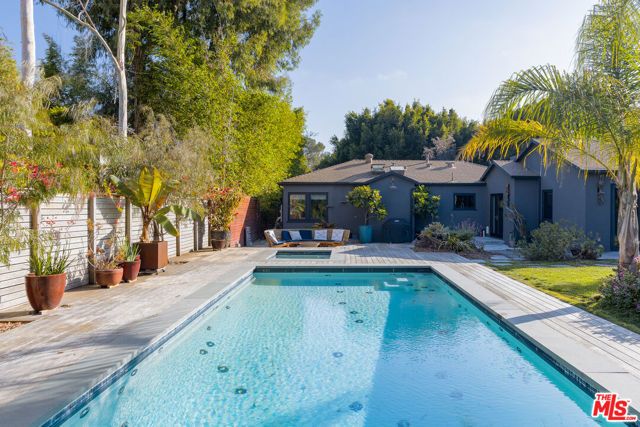 1743 Robson Avenue, Santa Monica, CA 90405