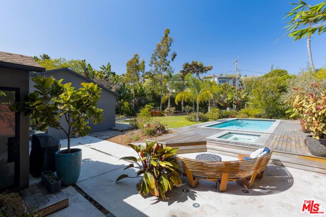 1743 Robson Avenue, Santa Monica, CA 90405