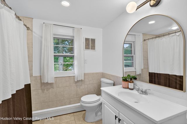 25 Cherry Hill Road Road, New Paltz, NY 12561