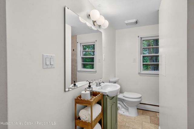 25 Cherry Hill Road Road, New Paltz, NY 12561