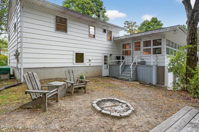 25 Cherry Hill Road Road, New Paltz, NY 12561