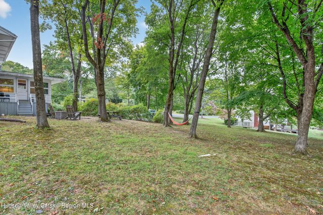 25 Cherry Hill Road Road, New Paltz, NY 12561