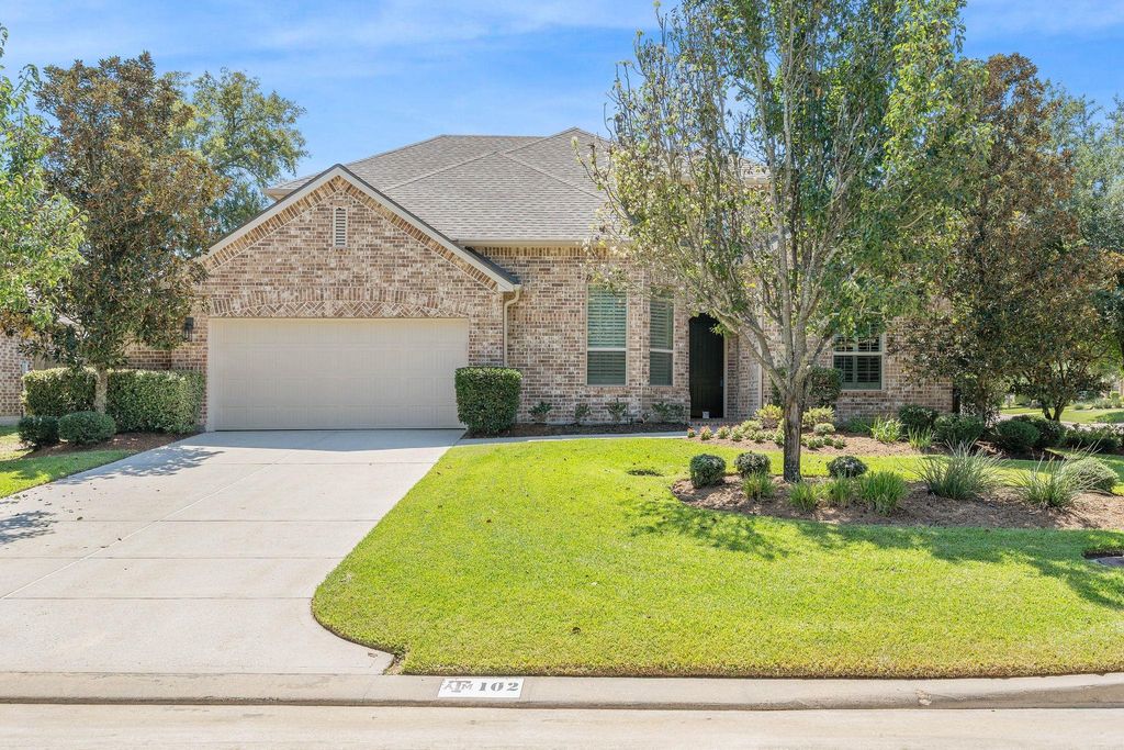 102 Silver Minnow Place, Montgomery, TX 77316