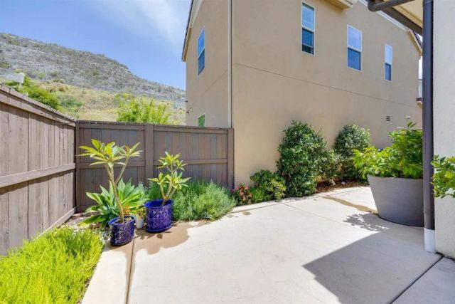 2734 Overlook Point Drive, Escondido, CA 92029