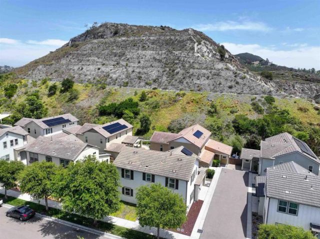 2734 Overlook Point Drive, Escondido, CA 92029