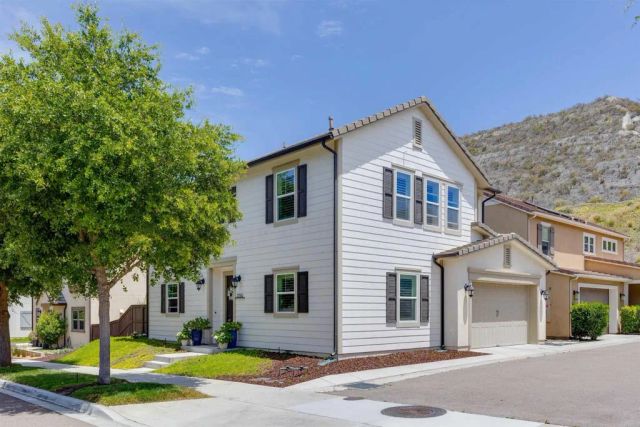 2734 Overlook Point Drive, Escondido, CA 92029