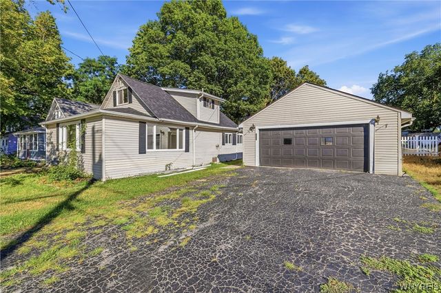 6505 Hamilton Drive, Evans, NY 14047