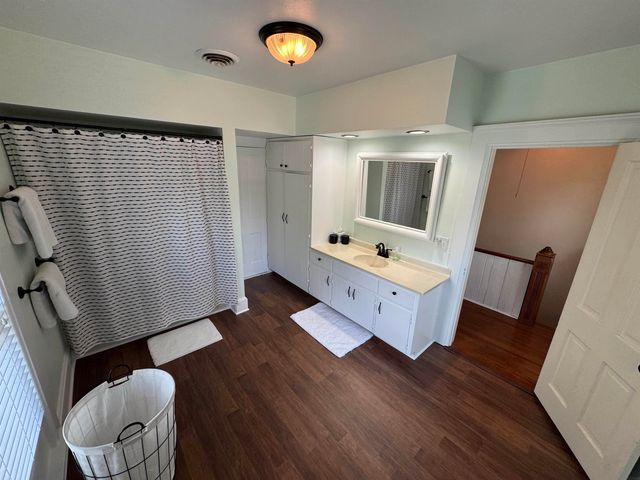 605 2nd Street, Parkersburg, IA 50665