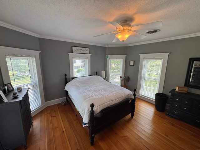 605 2nd Street, Parkersburg, IA 50665