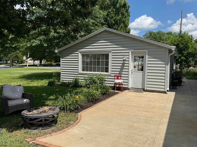 605 2nd Street, Parkersburg, IA 50665