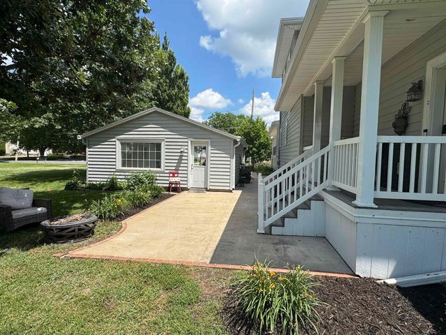 605 2nd Street, Parkersburg, IA 50665