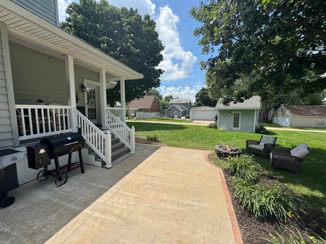 605 2nd Street, Parkersburg, IA 50665