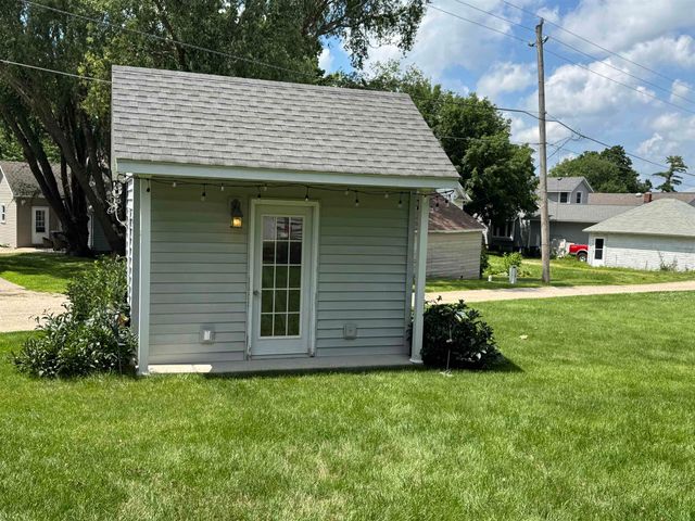 605 2nd Street, Parkersburg, IA 50665