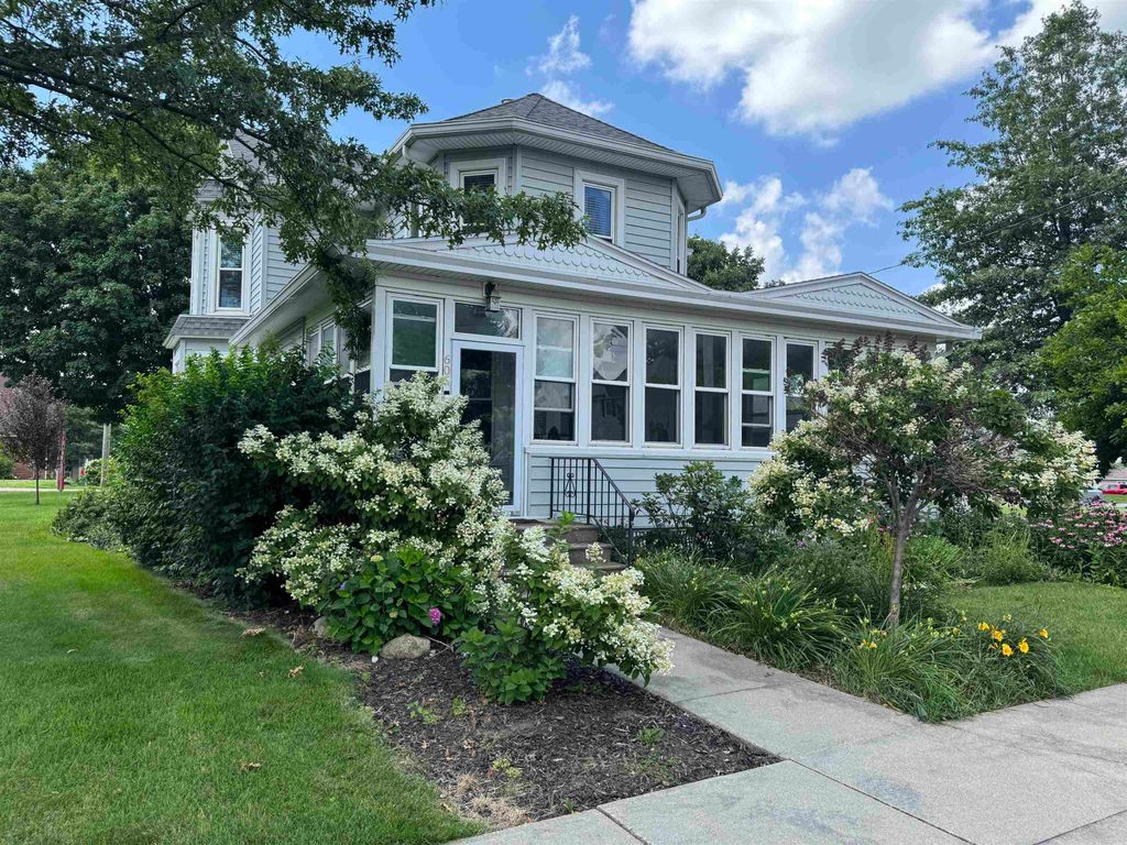 605 2nd Street, Parkersburg, IA 50665