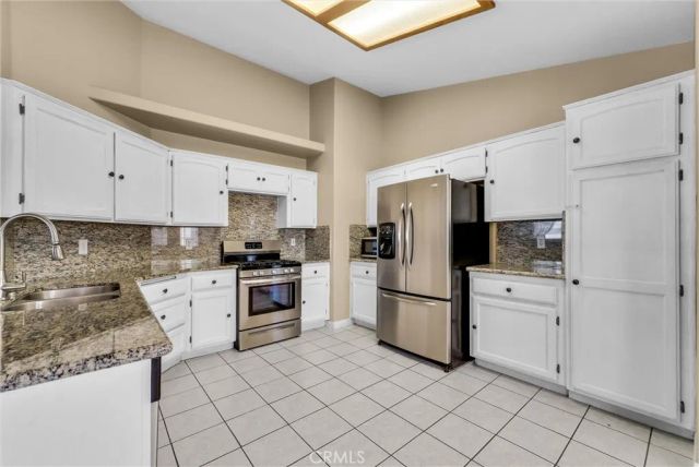 18822 Westlawn Street, Hesperia, CA 92345