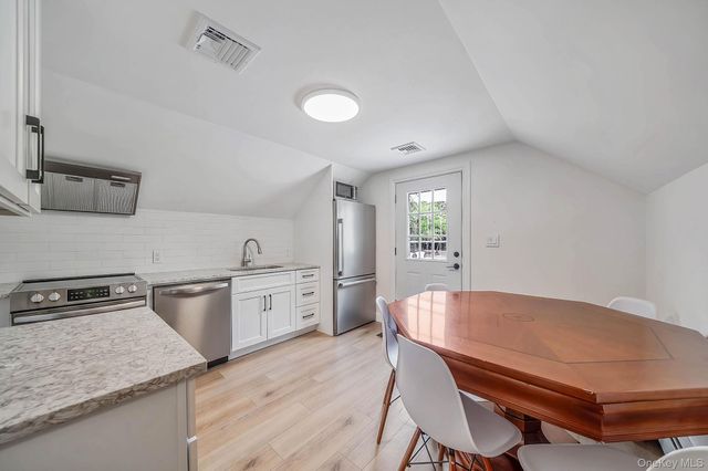 5 Horseshoe Drive, Holbrook, NY 11741