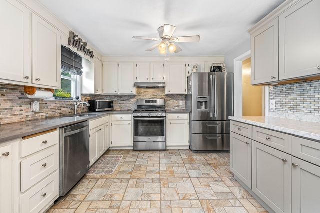 10 Village Street, Medway, MA 02053