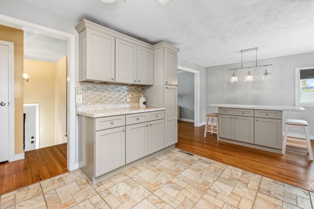 10 Village Street, Medway, MA 02053