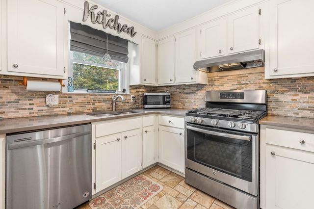 10 Village Street, Medway, MA 02053