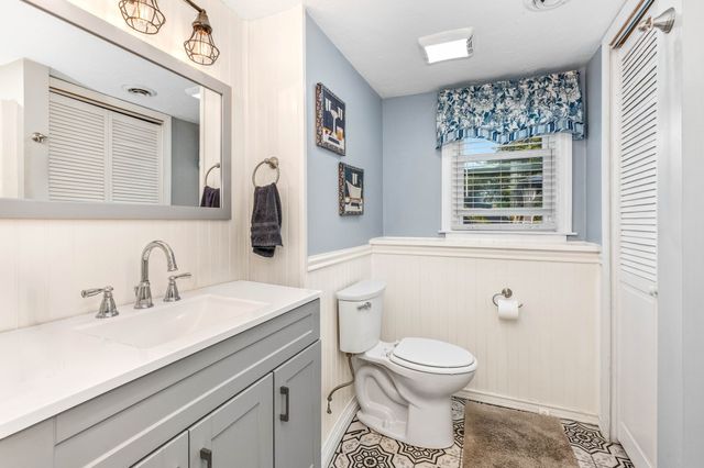 10 Village Street, Medway, MA 02053