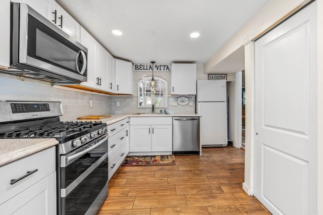 10 Village Street, Medway, MA 02053