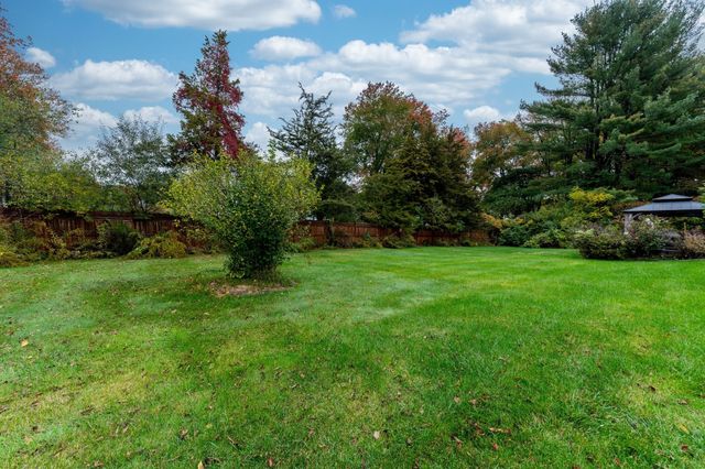 10 Village Street, Medway, MA 02053