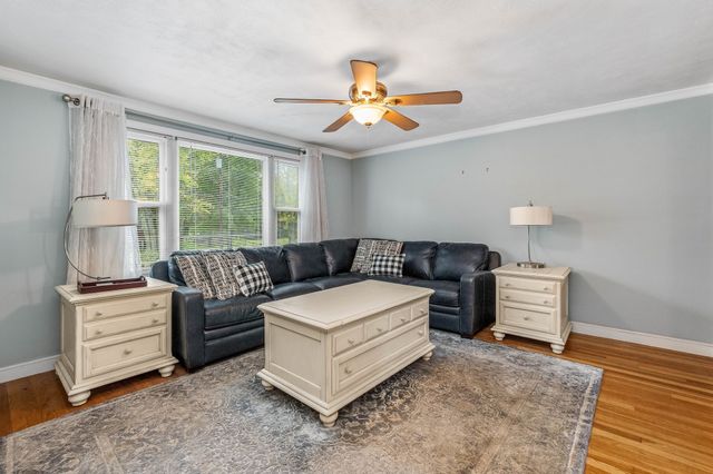 10 Village Street, Medway, MA 02053