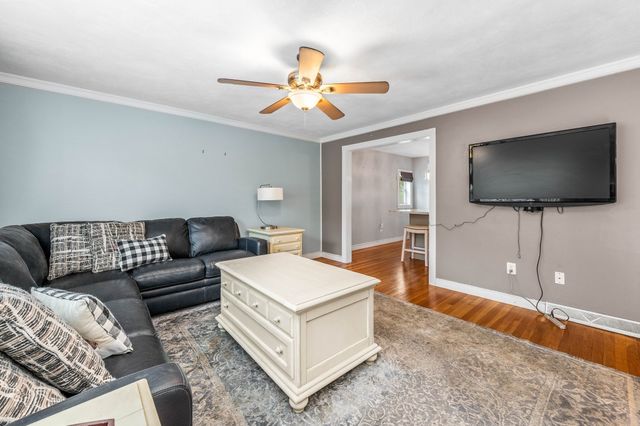 10 Village Street, Medway, MA 02053