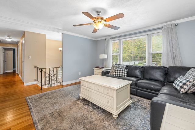 10 Village Street, Medway, MA 02053
